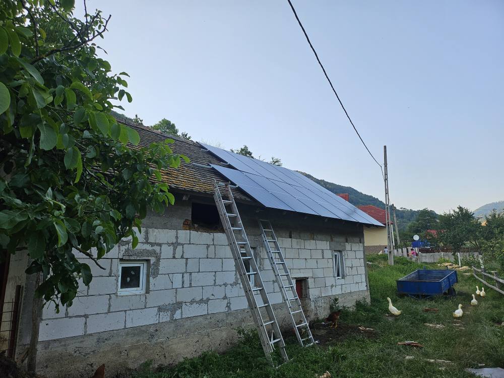 Montaj sistem fotovoltaic complet, curat și profesional – semnat MTC INSTAL FOTO AIR SRL