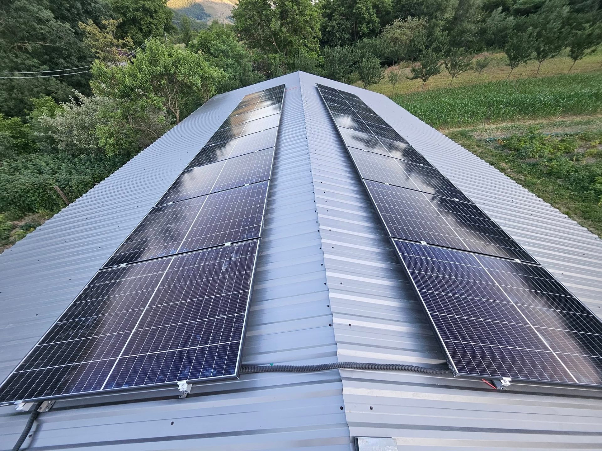 Montaj sistem fotovoltaic complet, curat și profesional – semnat MTC INSTAL FOTO AIR SRL